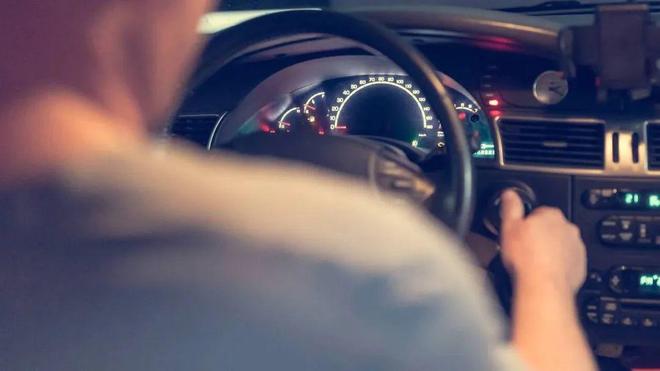 犯深夜出租车成“噩梦之车”英国女游客在巴黎遭多次侵(图5)